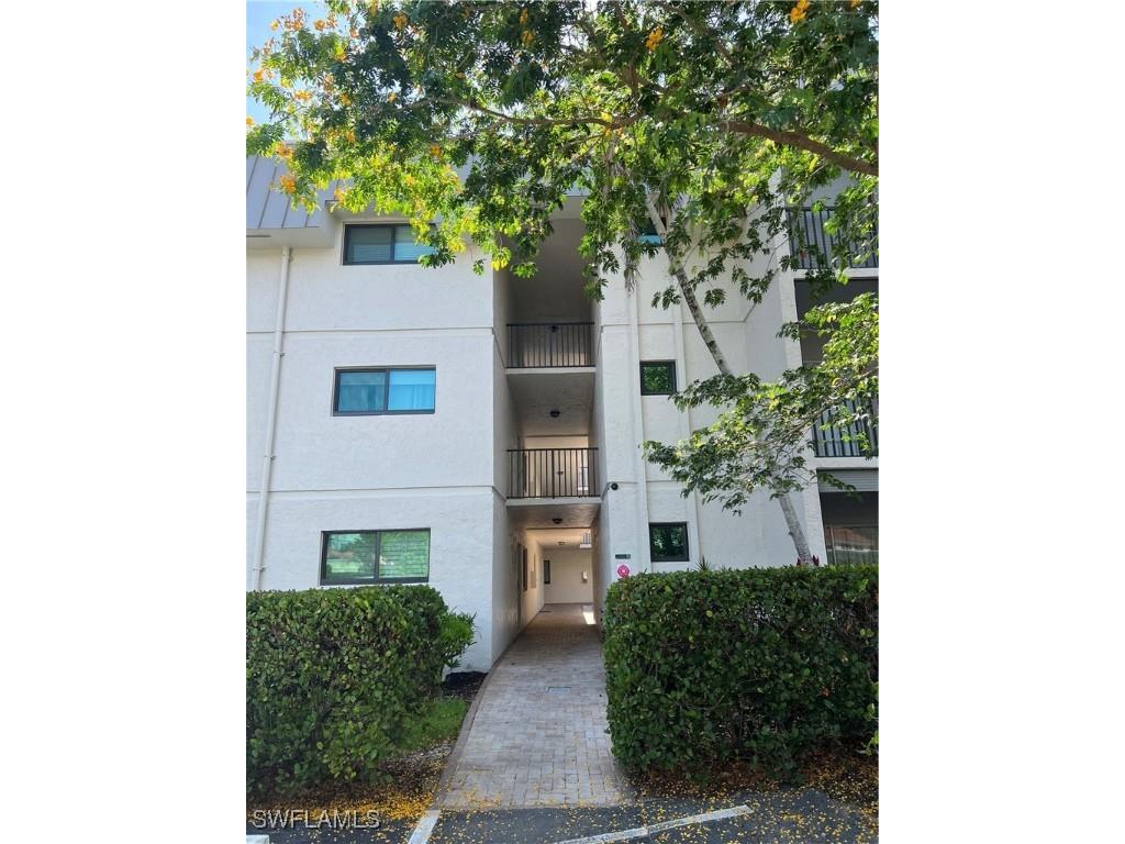 788 Park Shore Drive #B14 Naples FL 34103 225050183 image1
