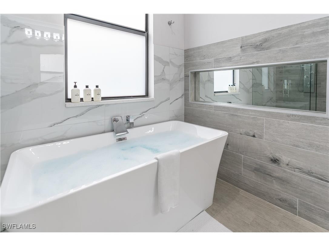 795 108th Avenue N Naples FL 34108 225010289 image23