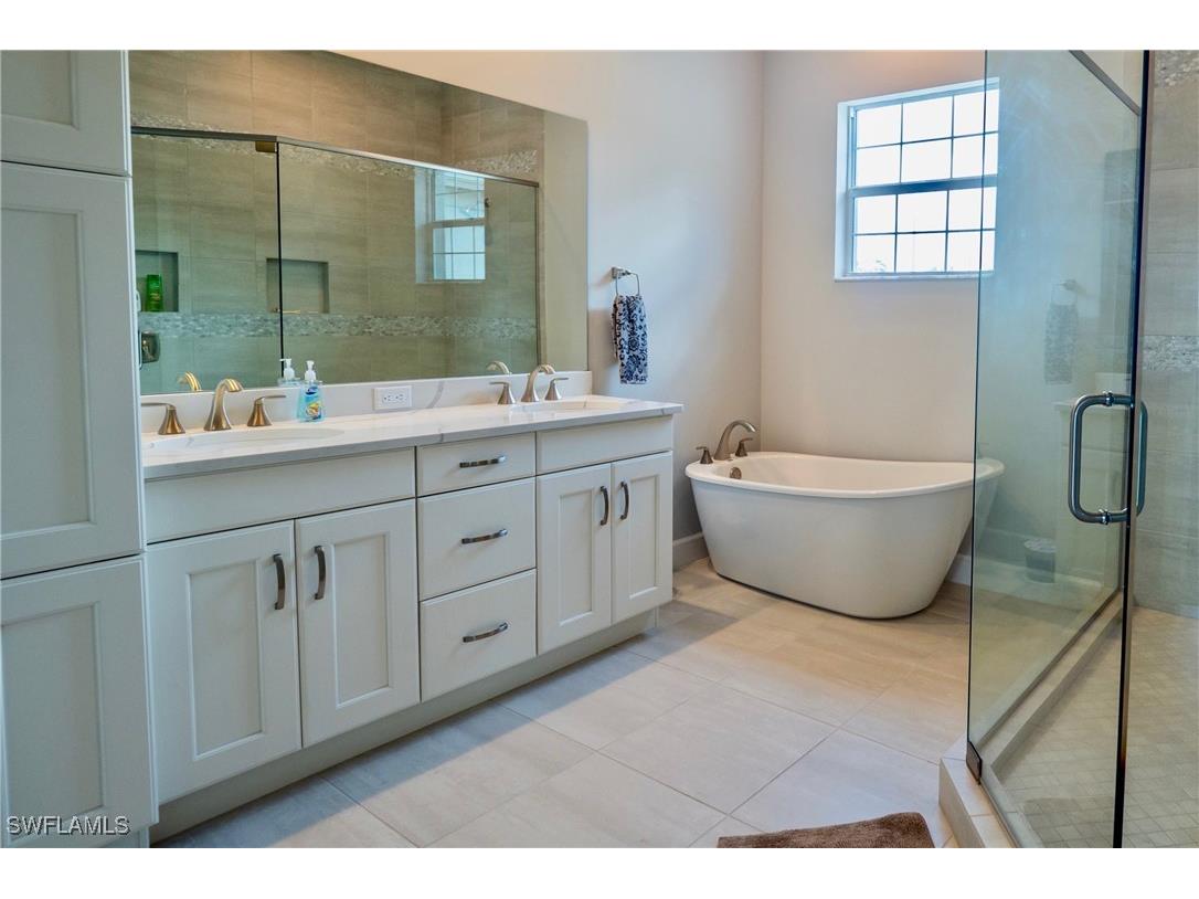 8008 Signature Club Cir Naples FL 34113 225045738 image20