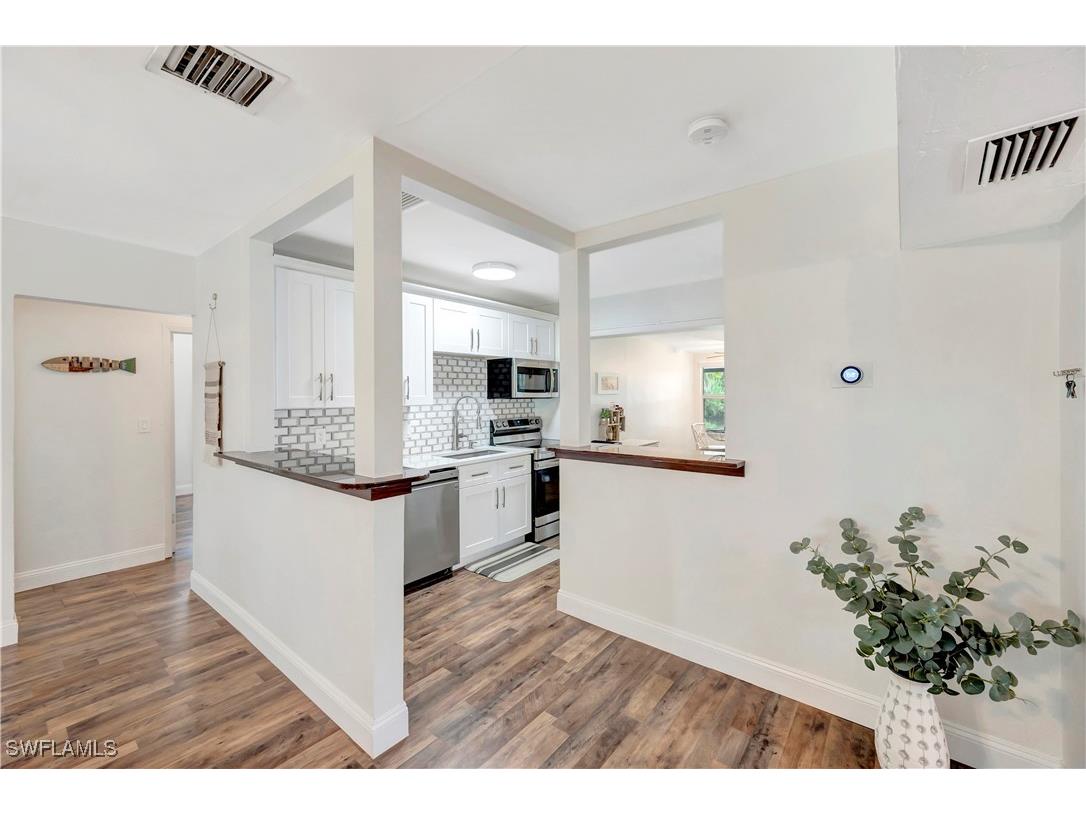 802 8th Court W Naples FL 34108 224070066 image30