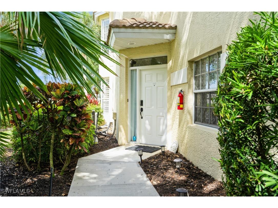 81 Silver Oaks Circle #7-201 Naples FL 34119 225042546 image1
