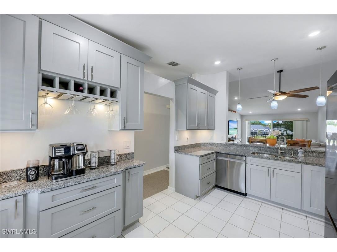 810 New Waterford Drive #B203 Naples FL 34104 225030671 image1