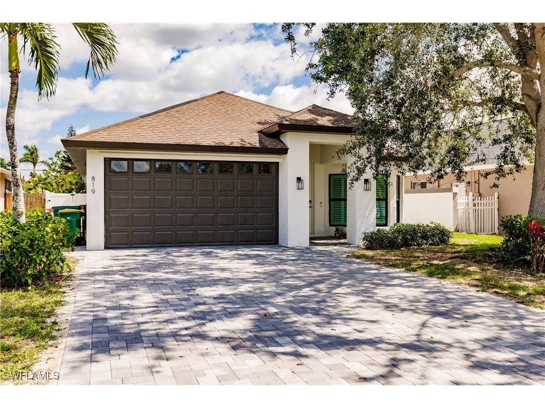 819 96th Avenue N Naples FL 34108 224095835 image1