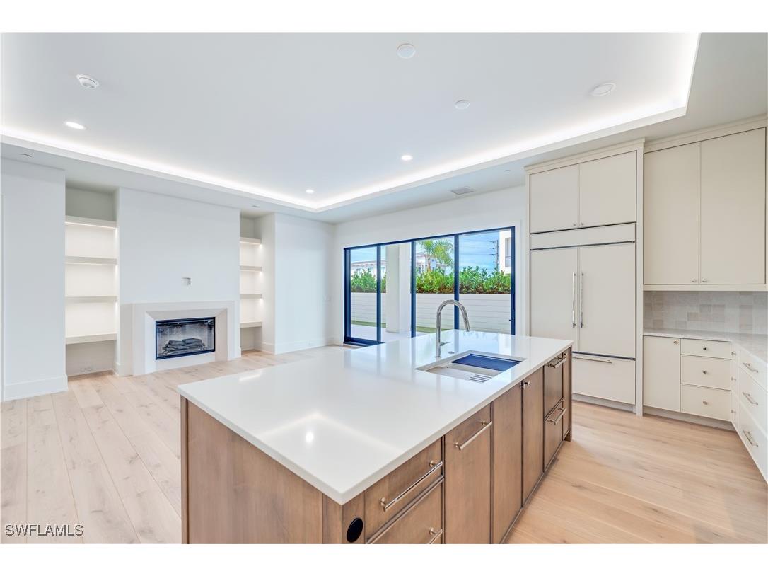 82 9th Street S #205 Naples FL 34102 224082223 image1