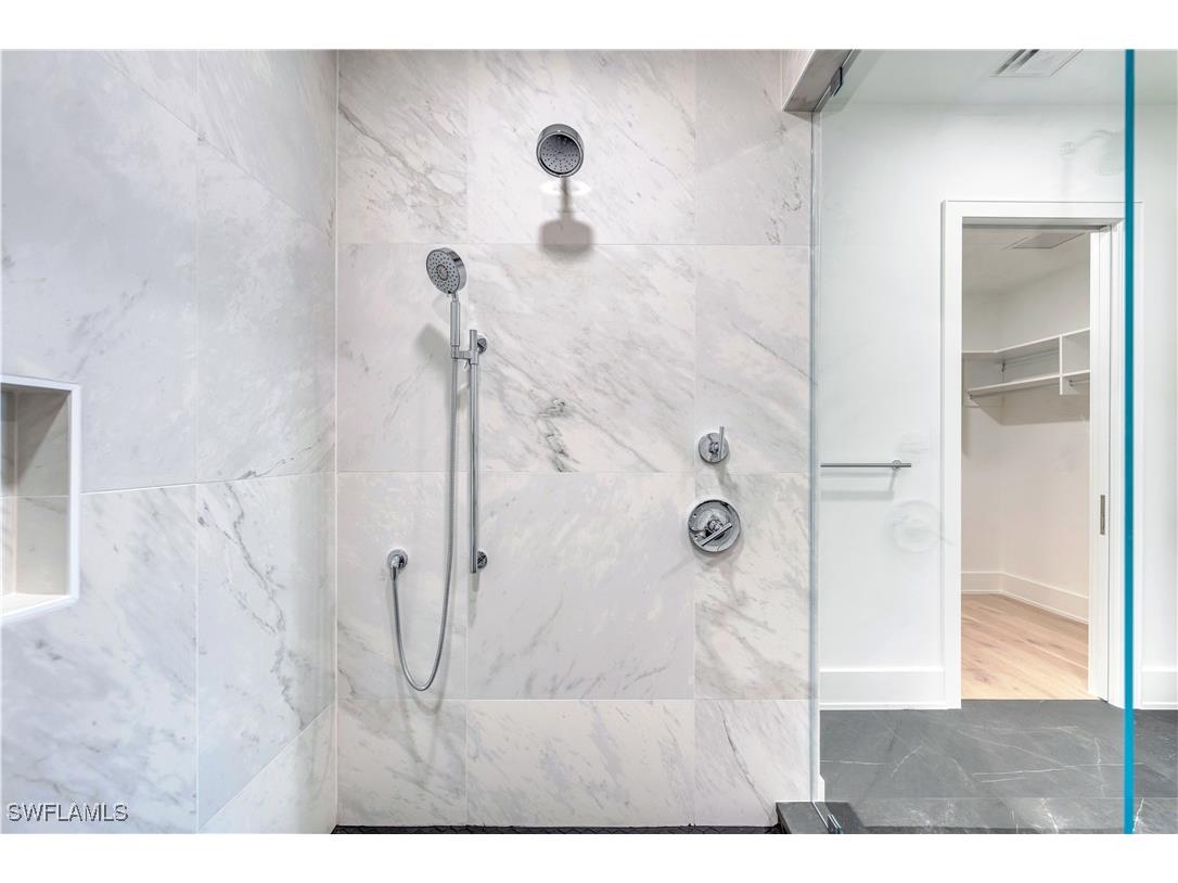 82 9th Street S #205 Naples FL 34102 224082223 image16