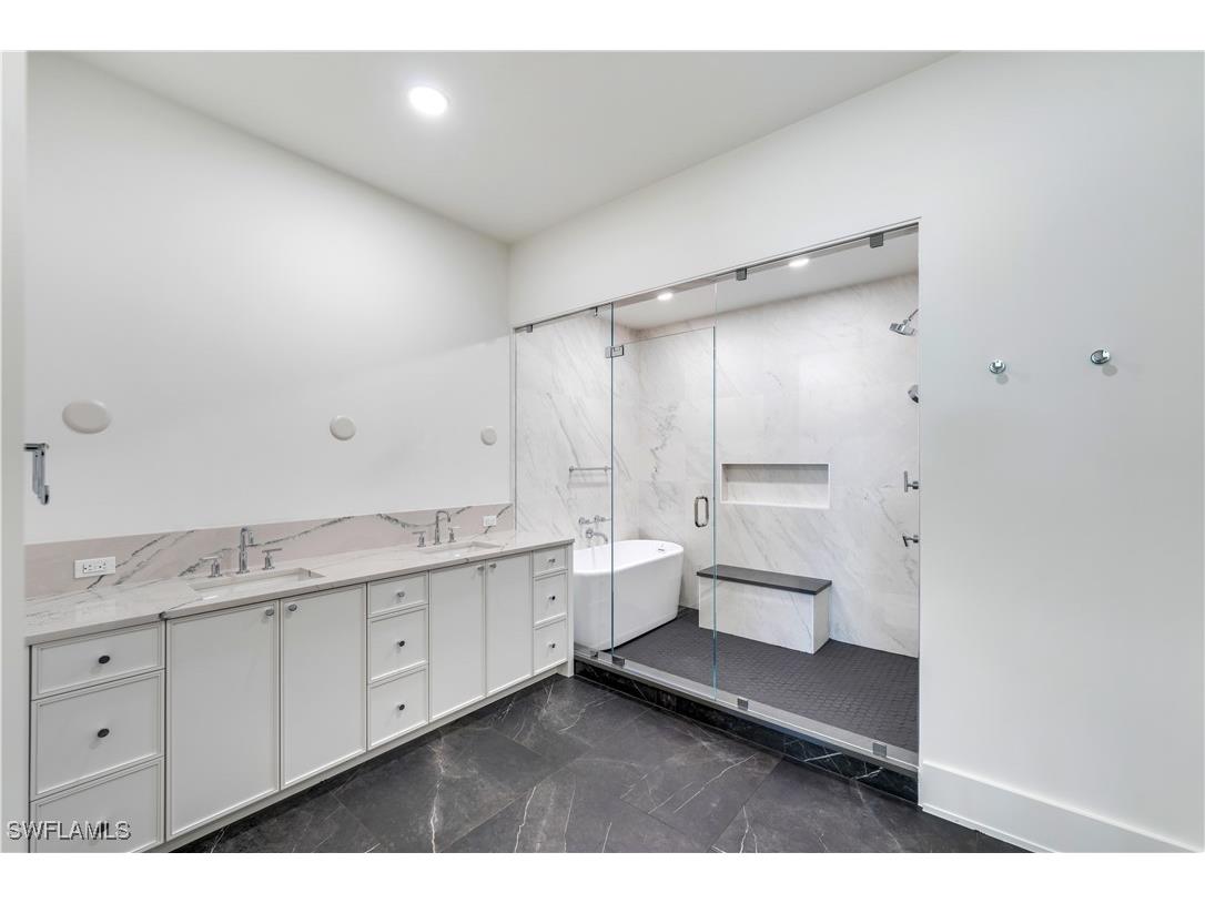 82 9th Street S #205 Naples FL 34102 224082223 image17