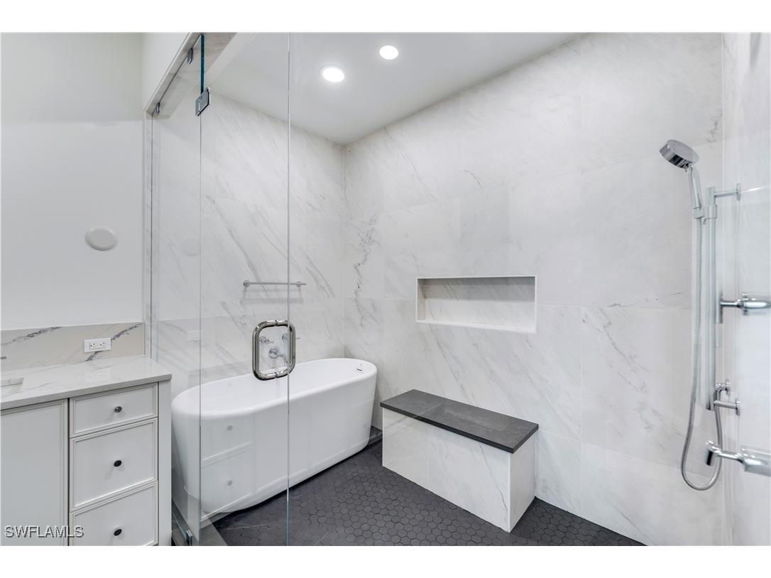 82 9th Street S #205 Naples FL 34102 224082223 image18