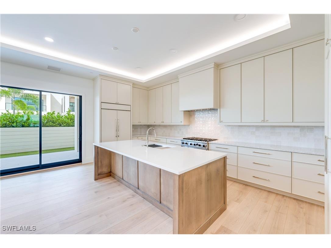 82 9th Street S #205 Naples FL 34102 224082223 image5