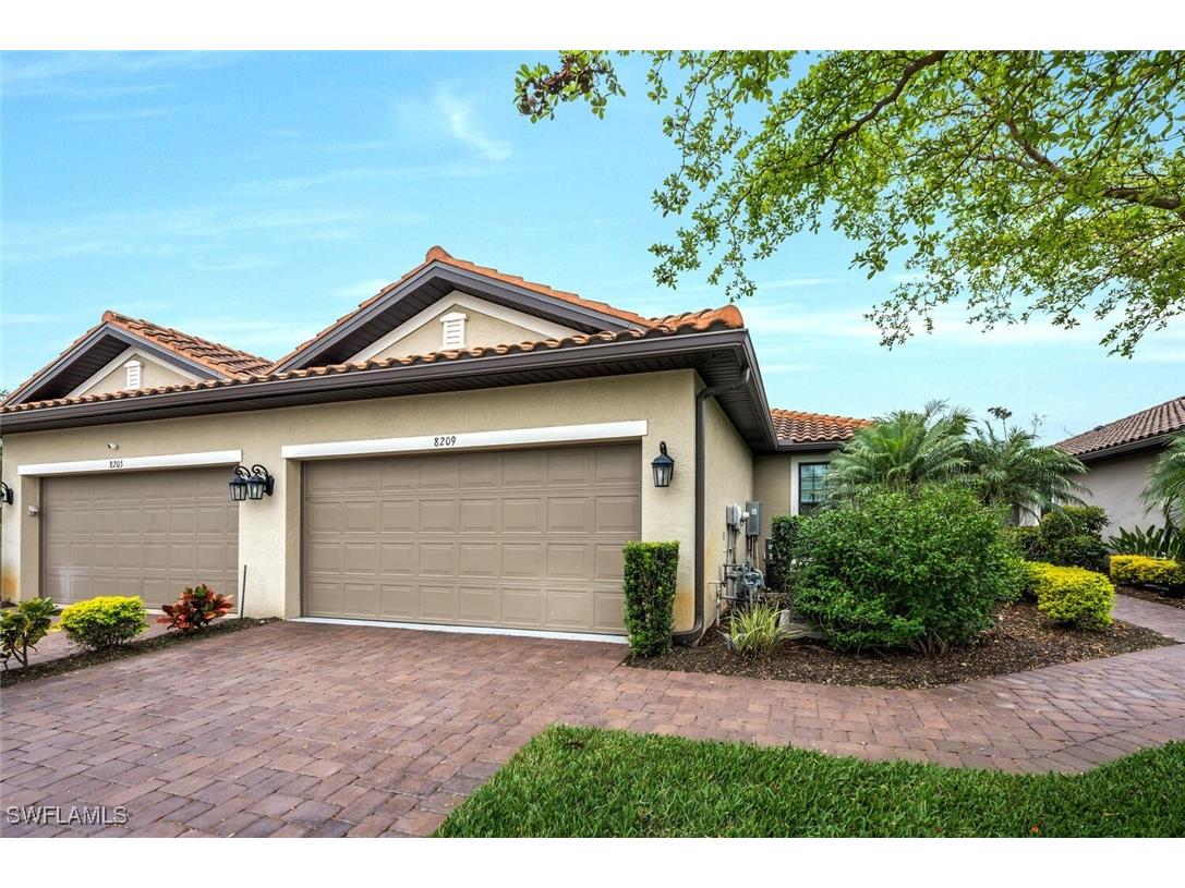 8209 Lucello Terrace W Naples FL 34114 225024802 image2
