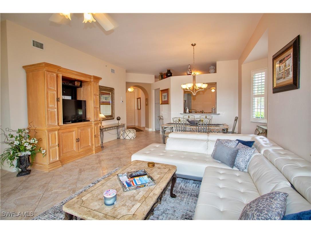 825 Bentwater Circle #101 Naples FL 34108 225046912 image11
