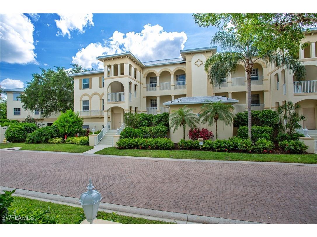 825 Bentwater Circle #101 Naples FL 34108 225046912 image2