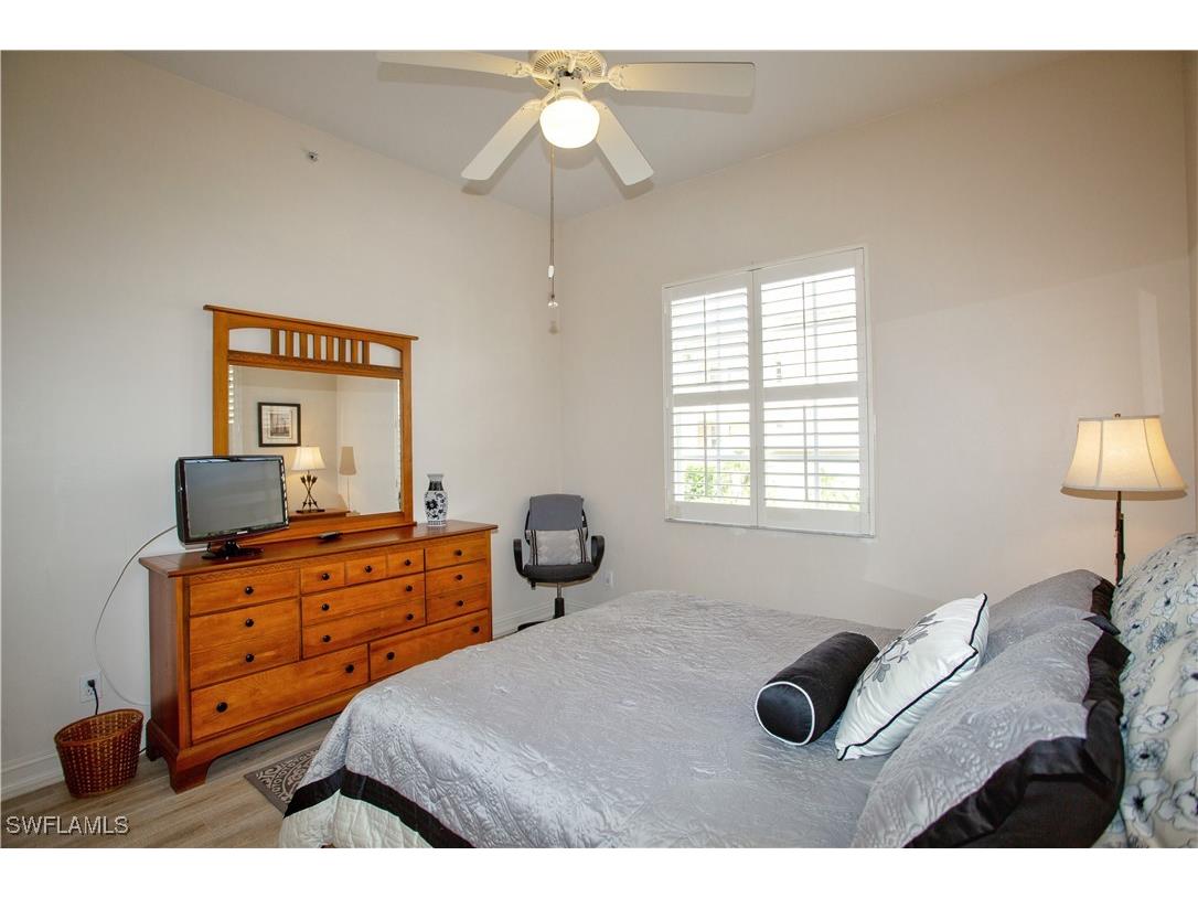 825 Bentwater Circle #101 Naples FL 34108 225046912 image20