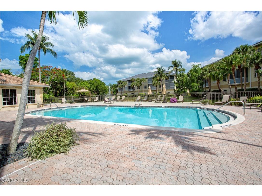 825 Bentwater Circle #101 Naples FL 34108 225046912 image4