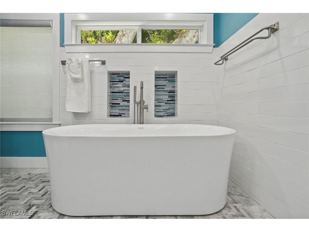 8335 Main Street Bokeelia FL 33922 224063831 image34