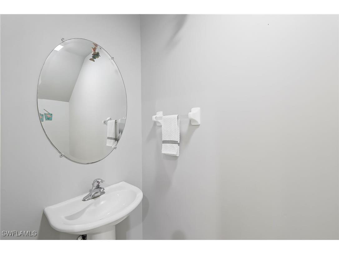 836 Hampton Circle #171 Naples FL 34105 225046982 image19