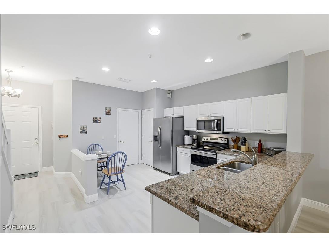 836 Hampton Circle #171 Naples FL 34105 225046982 image7