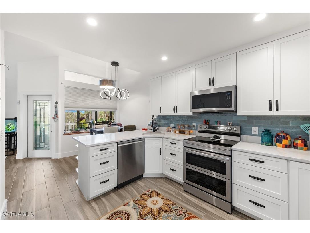 838-840 Rabbit Road Sanibel FL 33957 224085910 image8