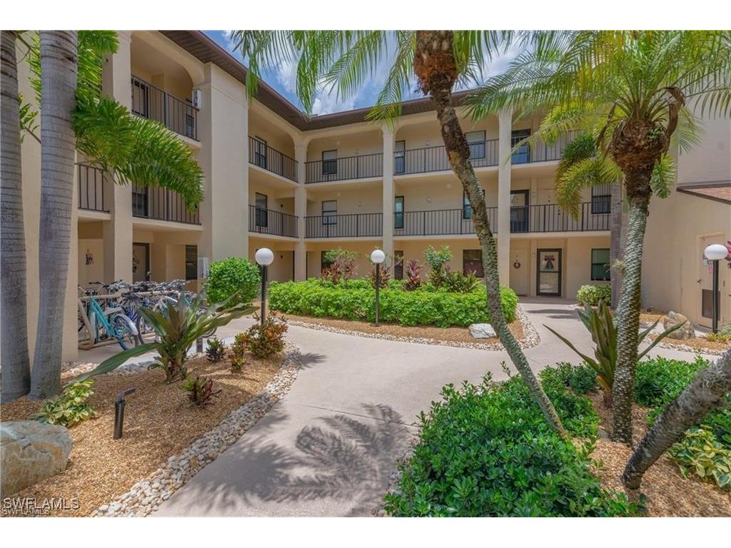 8474 Charter Club Circle #2 Fort Myers FL 33919 225026212 image1