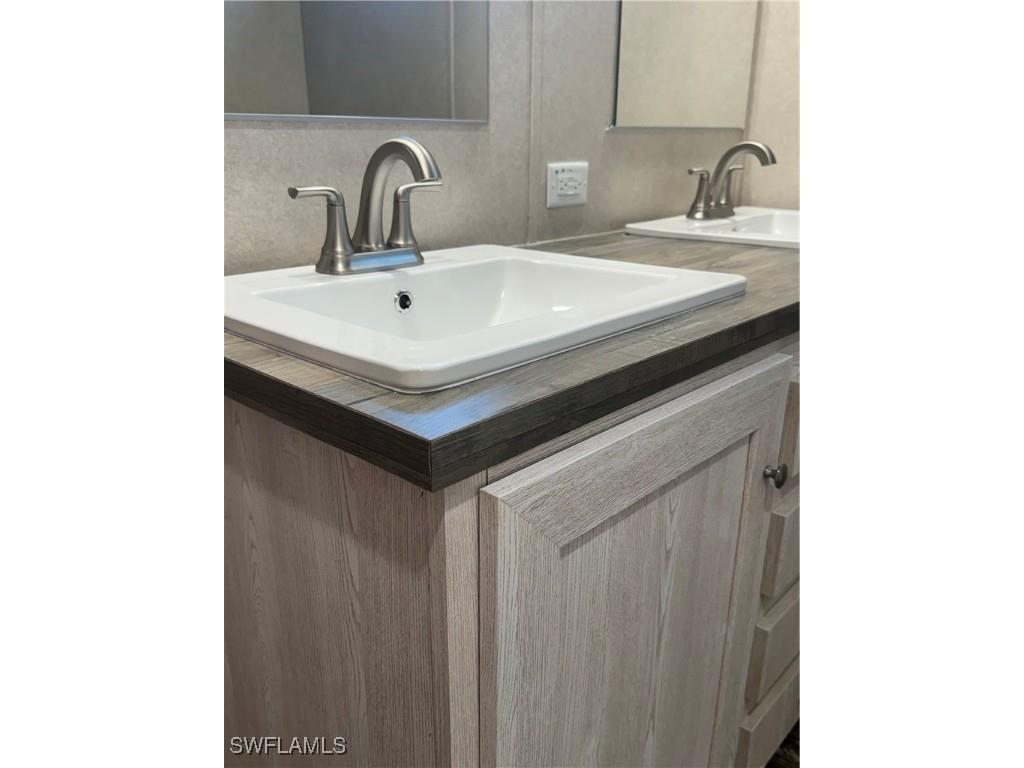 864 Yacht Club Way NW Moore Haven FL 33471 224088666 image32