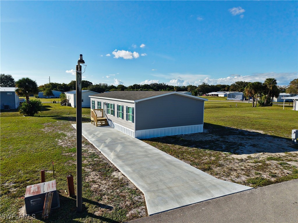 864 Yacht Club Way NW Moore Haven FL 33471 224088666 image4