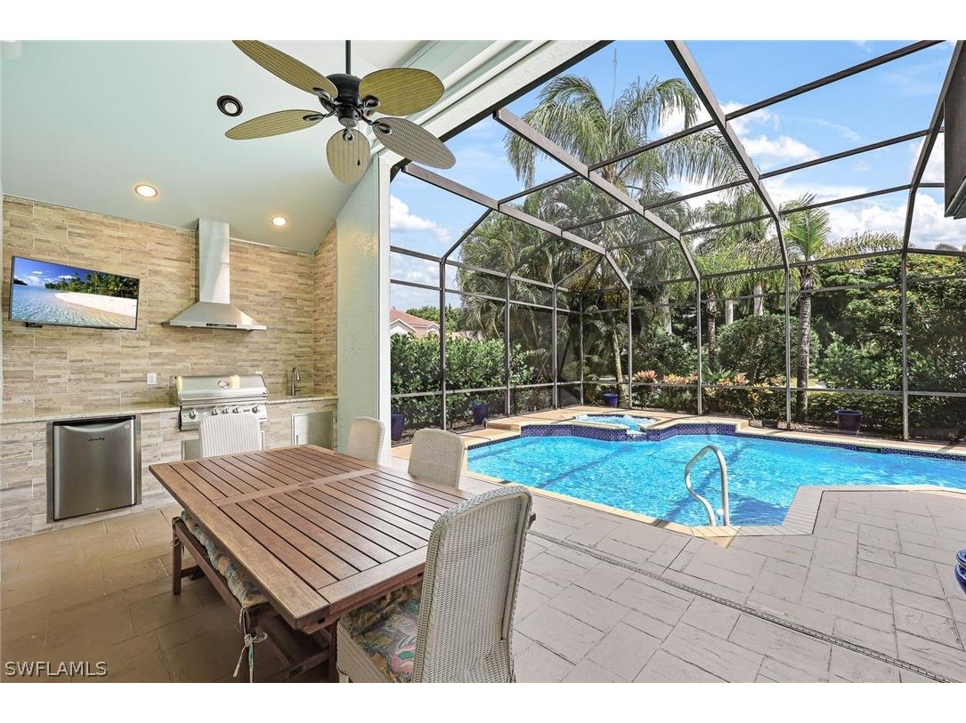 8785 Ventura Way Naples FL 34109 224061268 image1