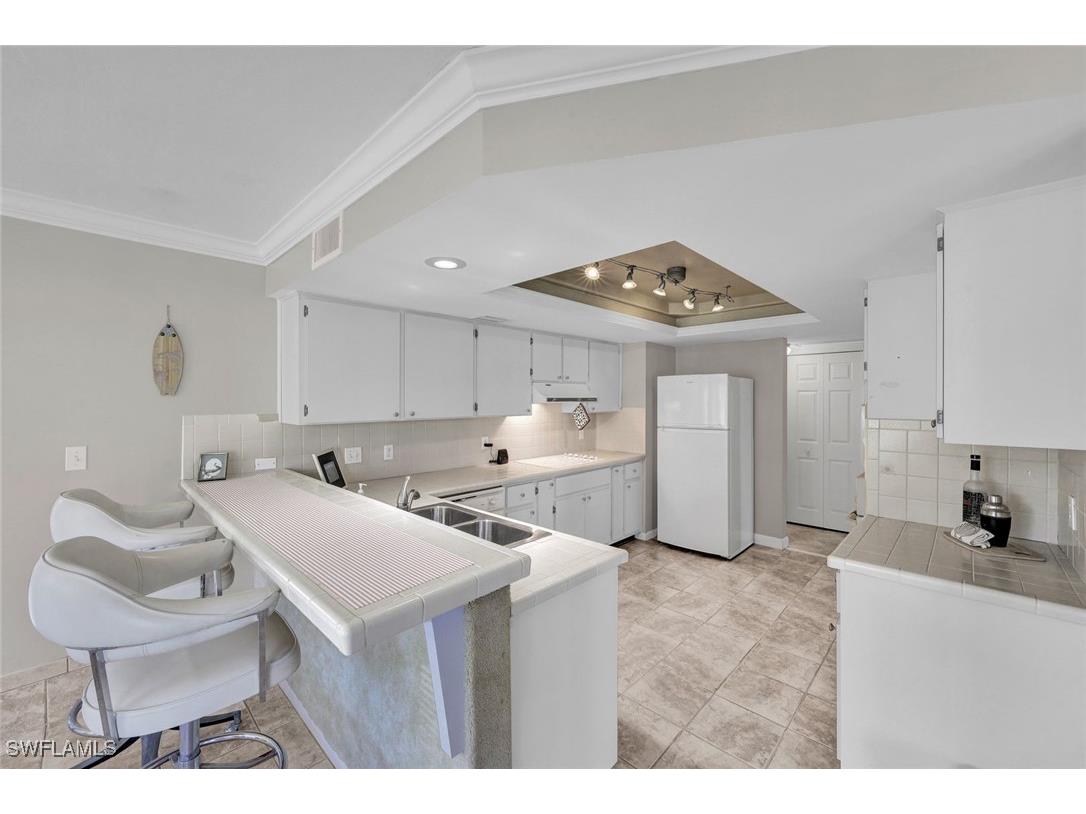 881 Panama Court #201 Marco Island FL 34145 225002710 image8