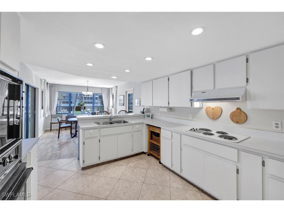 881 Panama Court #202 Marco Island FL 34145 225002959 image6