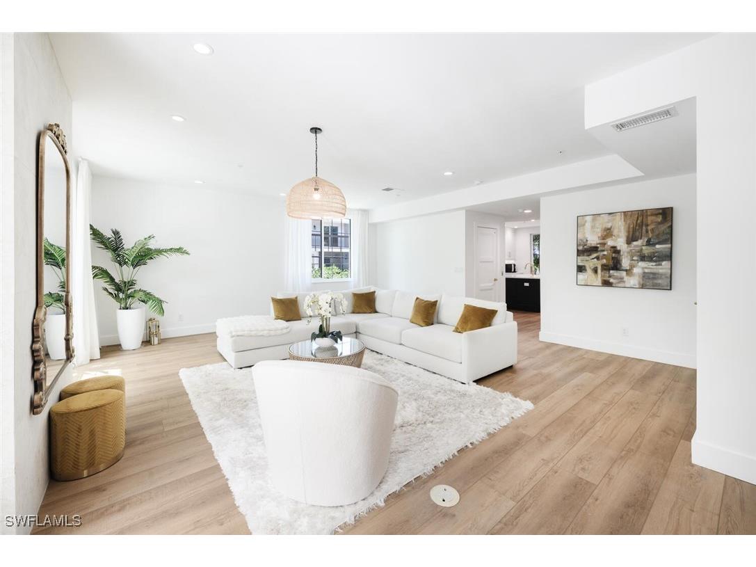 888 10th Street S #101 Naples FL 34102 225050990 image10