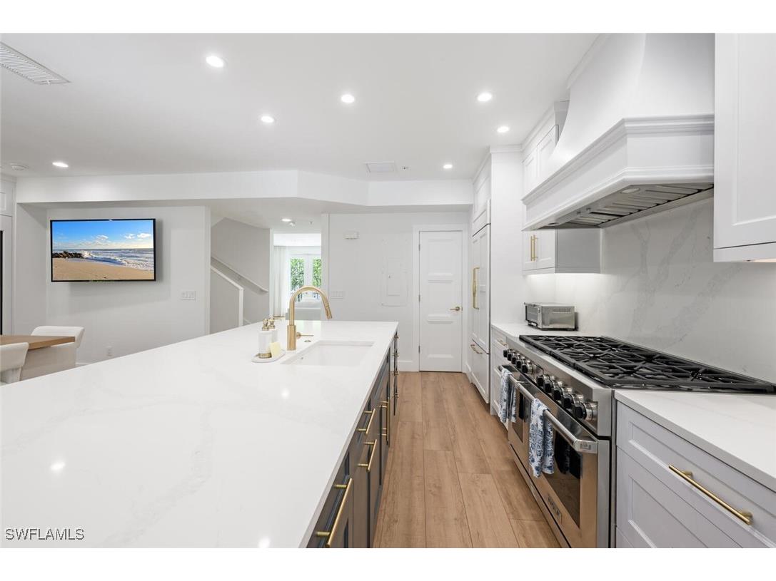 888 10th Street S #101 Naples FL 34102 225050990 image12