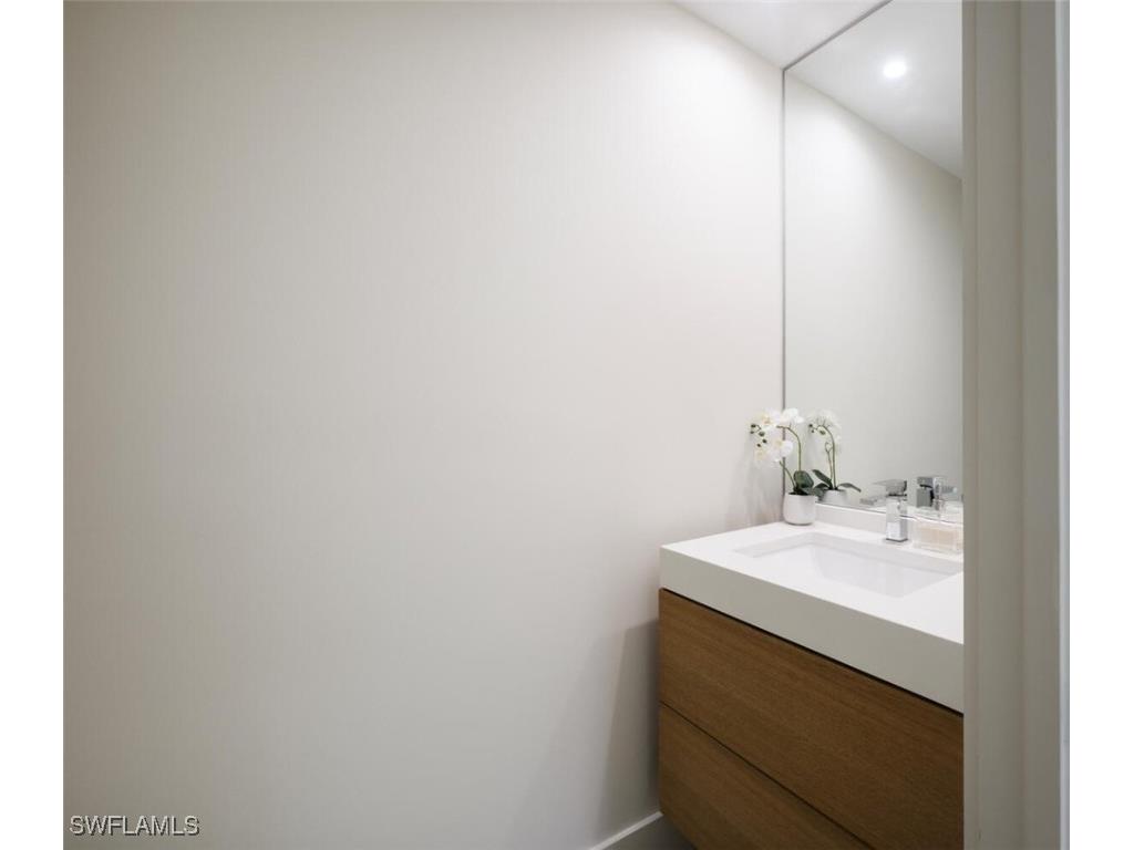 888 10th Street S #101 Naples FL 34102 225050990 image20