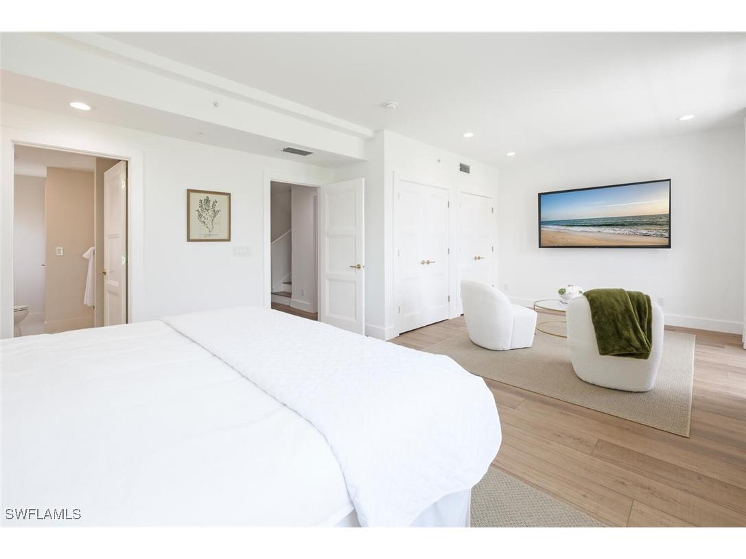 888 10th Street S #101 Naples FL 34102 225050990 image26