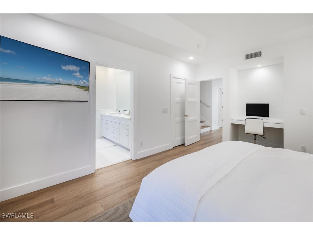 888 10th Street S #101 Naples FL 34102 225050990 image30