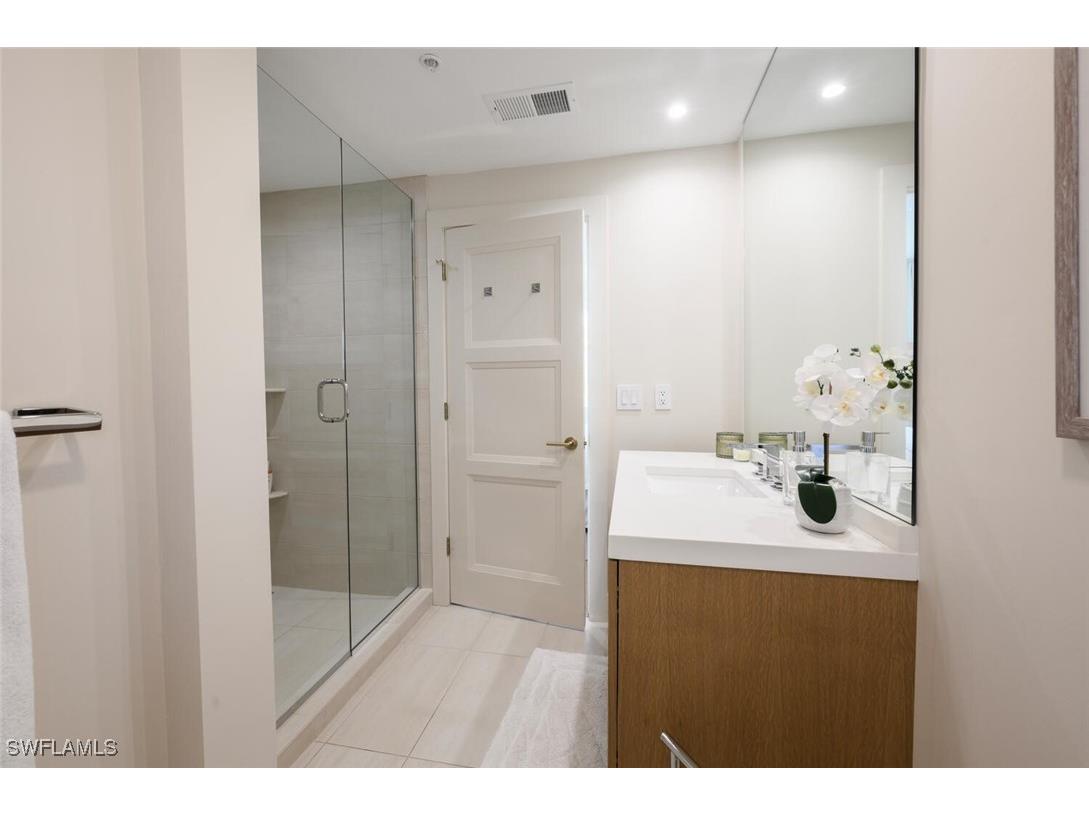 888 10th Street S #101 Naples FL 34102 225050990 image32