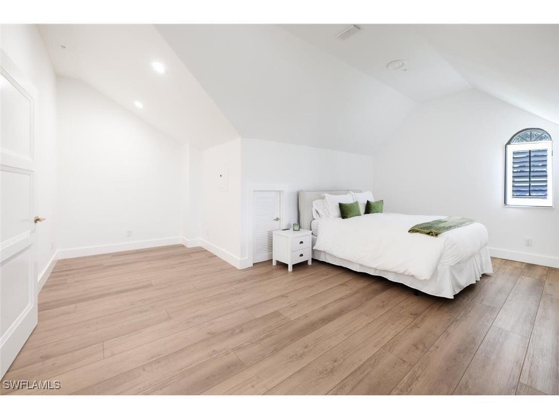 888 10th Street S #101 Naples FL 34102 225050990 image35