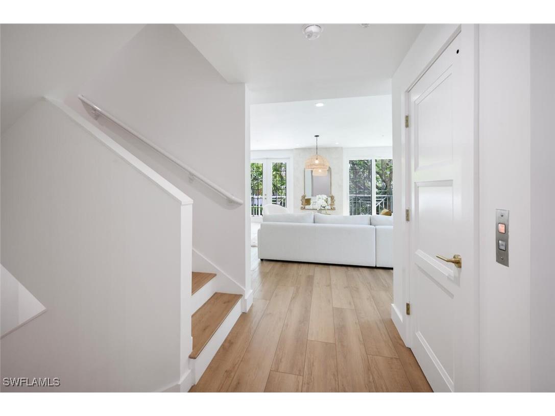 888 10th Street S #101 Naples FL 34102 225050990 image6