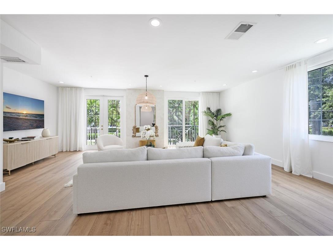 888 10th Street S #101 Naples FL 34102 225050990 image7