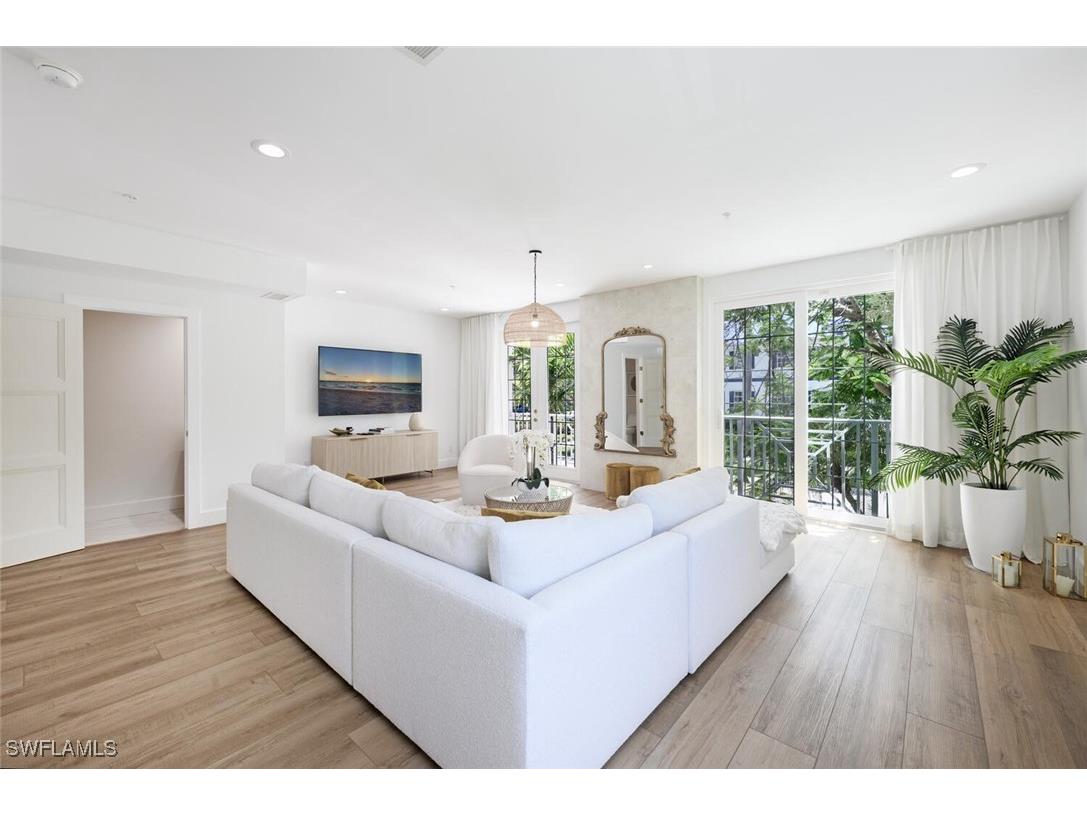 888 10th Street S #101 Naples FL 34102 225050990 image8