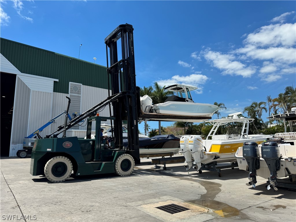 891 10th Street S Naples FL 34102 224051545 image3