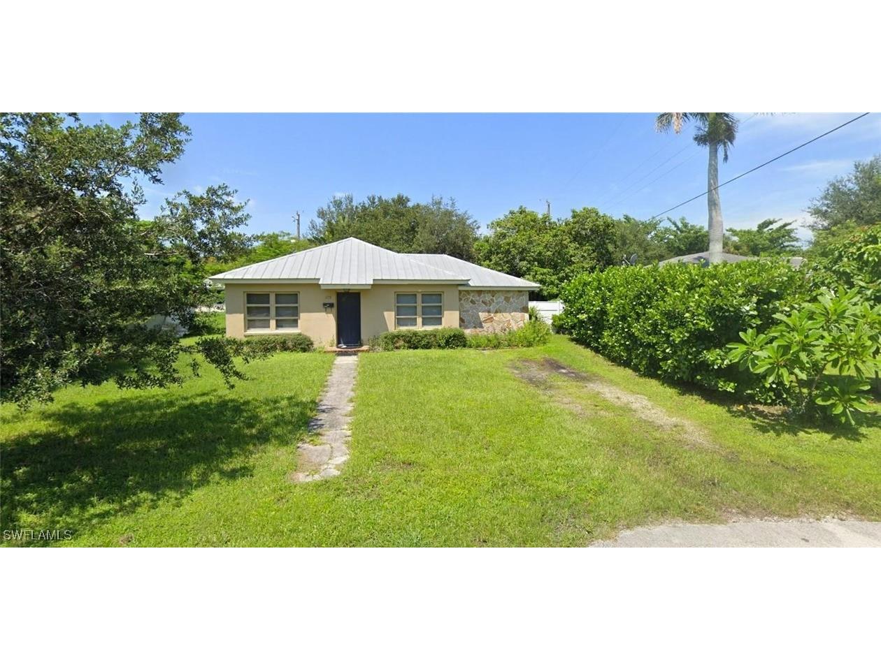 895 11th Street N Naples FL 34102 225047080 image1