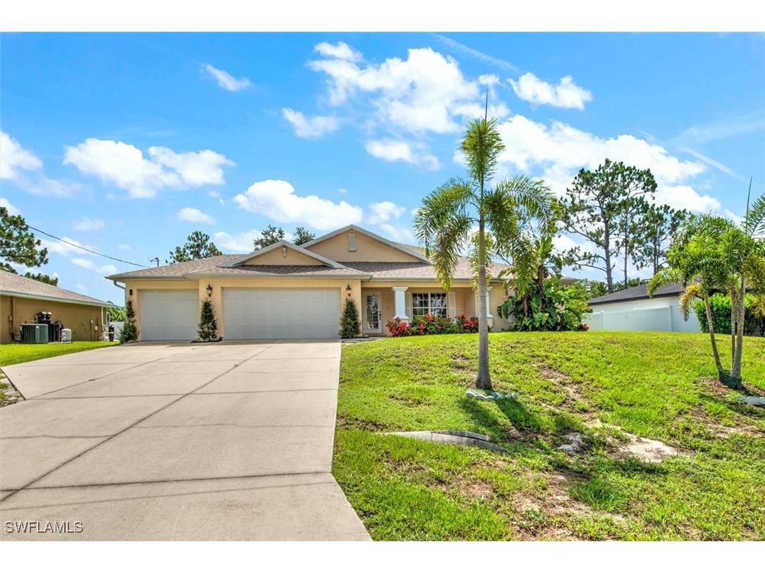 900 Angelo Avenue Lehigh Acres FL 33971 225036621 image1