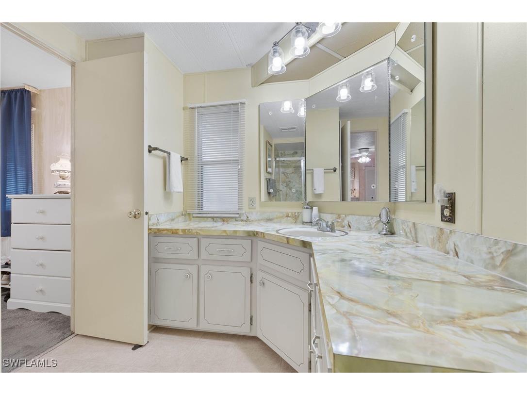 9004 Arbor Drive North Fort Myers FL 33903 225004998 image26