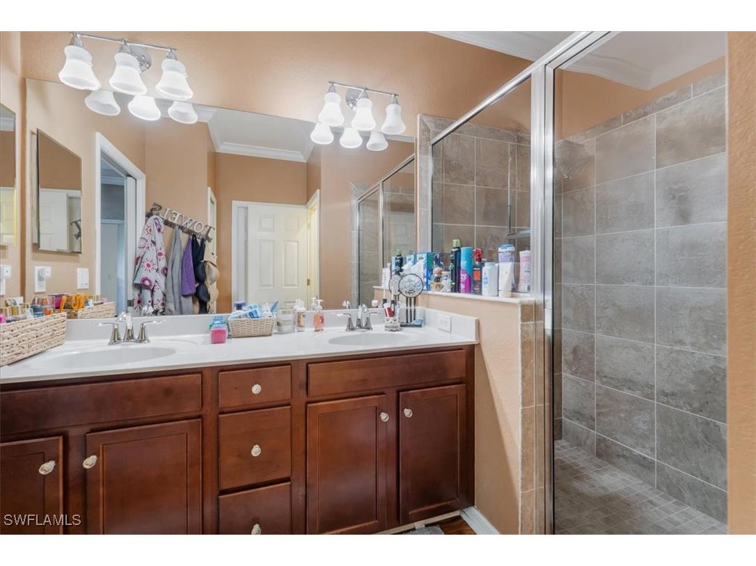 9052 Glenforest Drive Naples FL 34120 225050832 image16