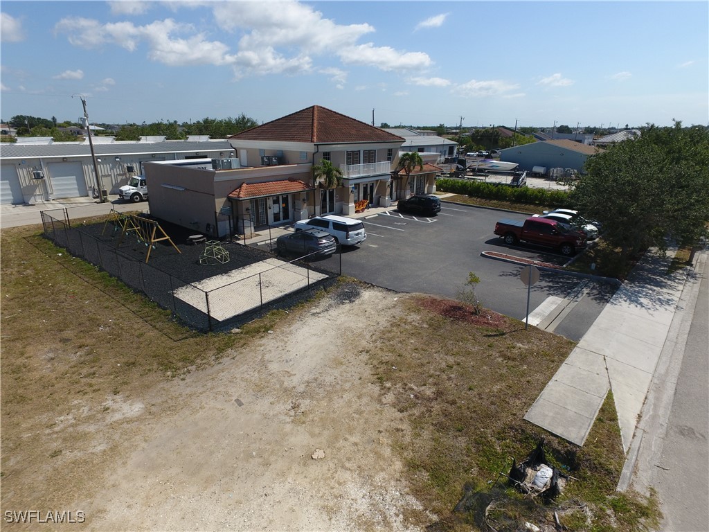 909 - 917 NE 7th Street Cape Coral FL 33909 225038124 image2