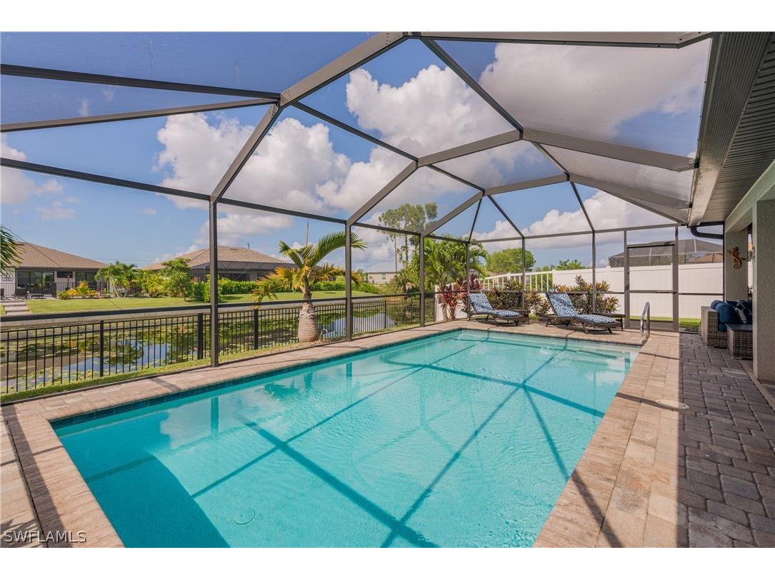 910 SW 12th Terrace Cape Coral FL 33991 224054158 image1
