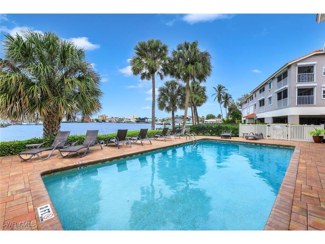 9101 Vanderbilt Drive #1-302 Naples FL 34108 225046945 image20