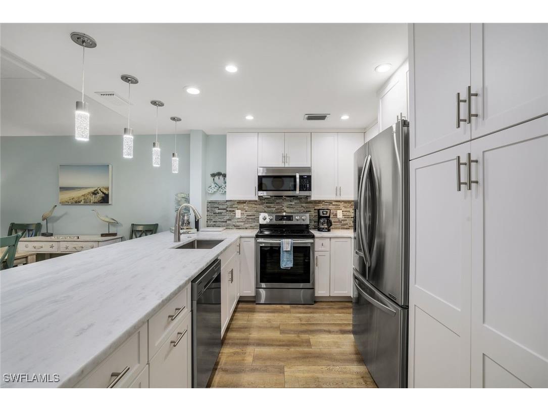 9101 Vanderbilt Drive #1-302 Naples FL 34108 225046945 image8