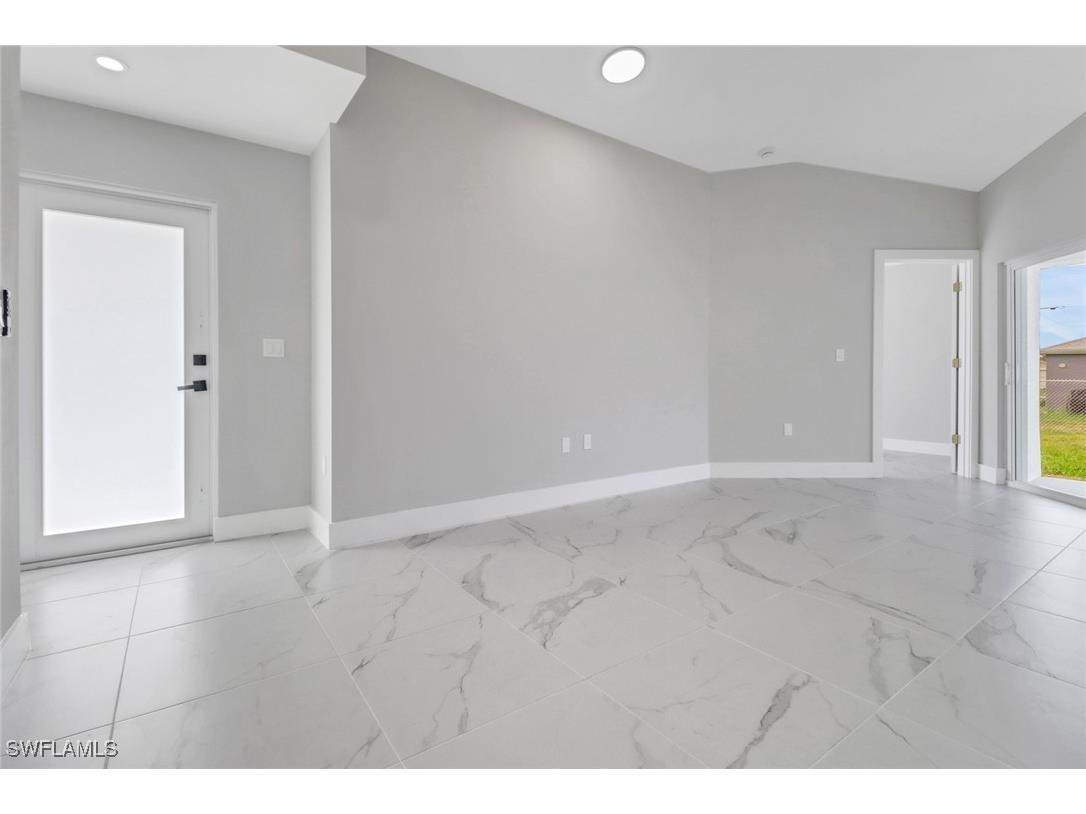 912-914 Ainsworth Street W Lehigh Acres FL 33974 225040210 image2