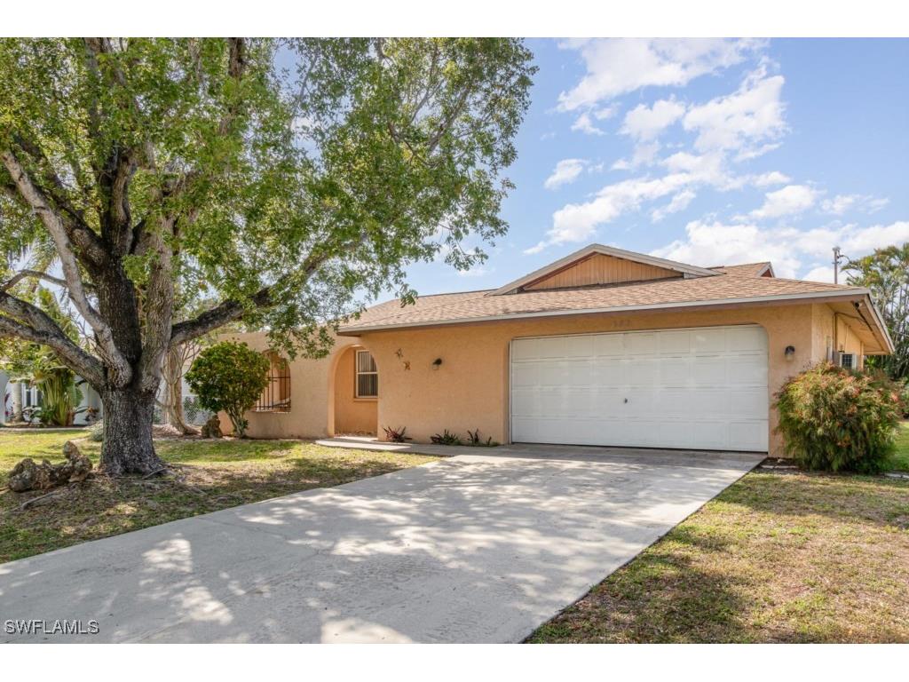 922 SE 25th Lane Cape Coral FL 33904 225047995 image2
