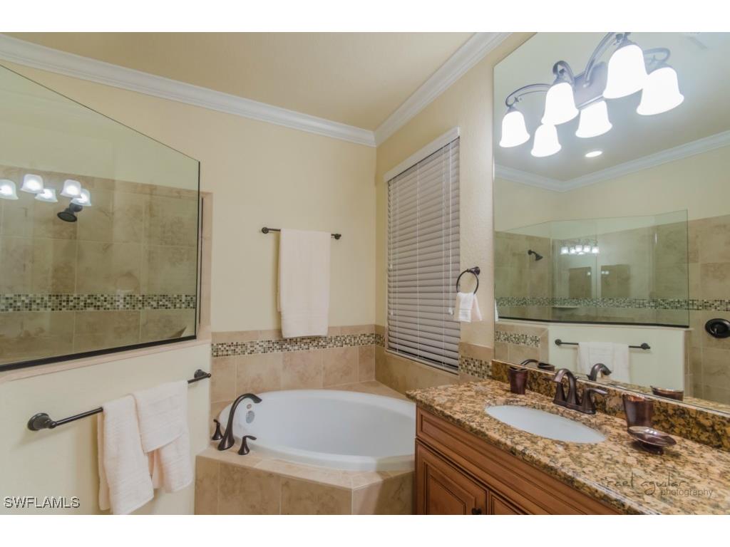 9234 Veneto Place Naples FL 34113 225044564 image10
