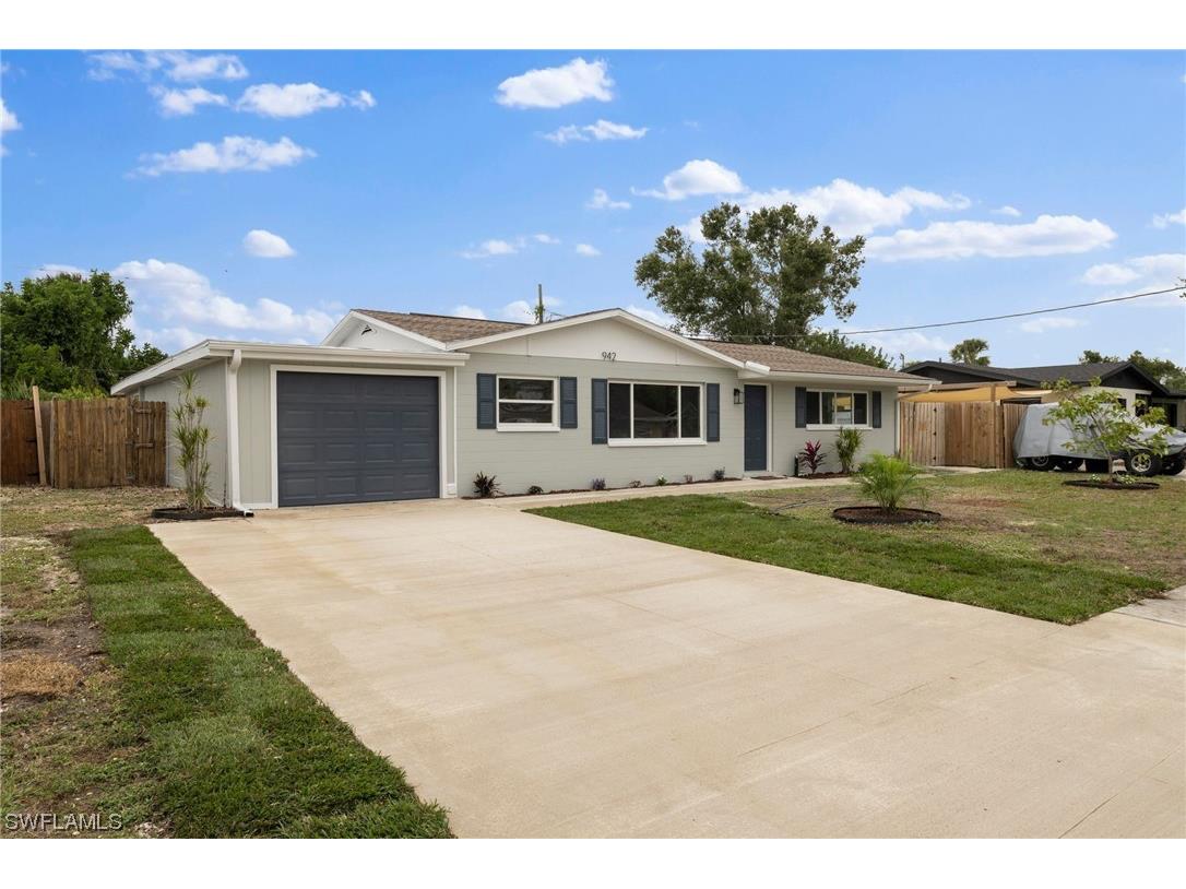 942 Narcissus Street North Fort Myers FL 33903 223094442 image1